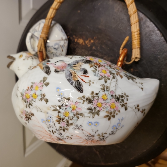 Antique Signed Chinese Duck Porcelain Ceramic Teapot w/ Wicker Handle - Picture 9 of 12